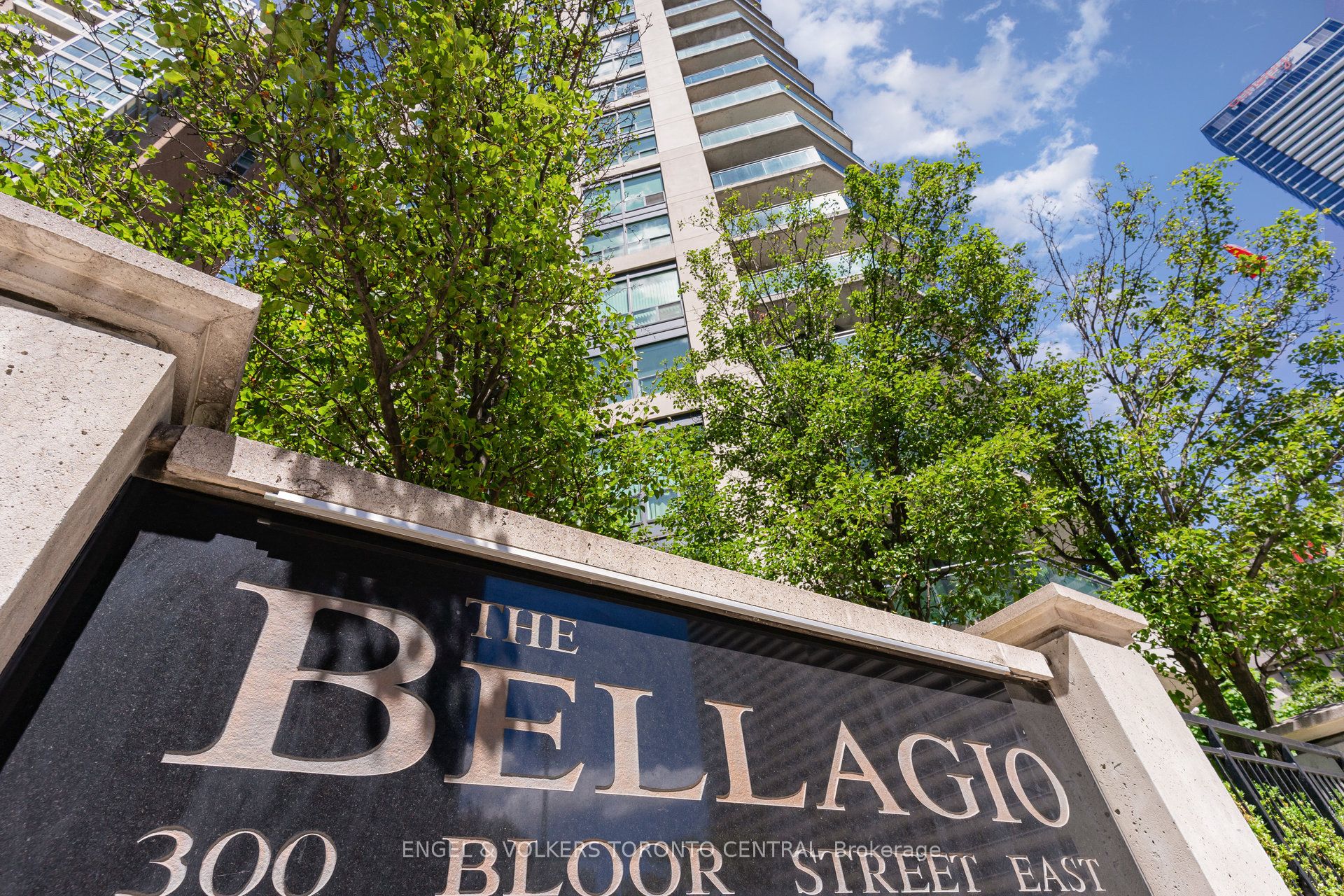 300 Bloor Street E 2107