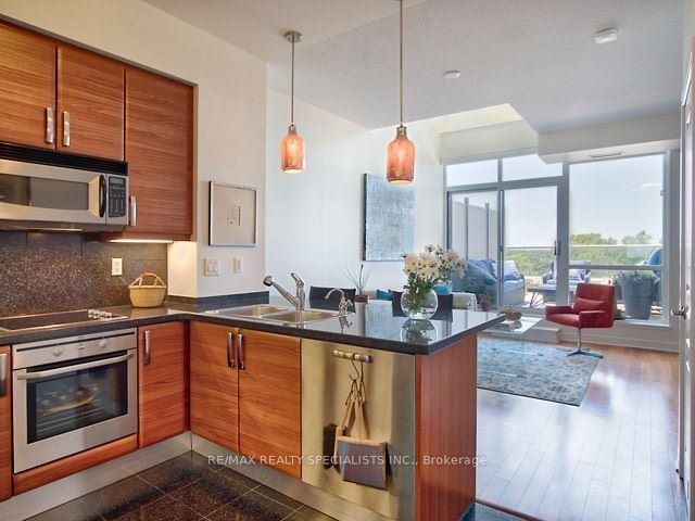 1 Avondale Avenue 501