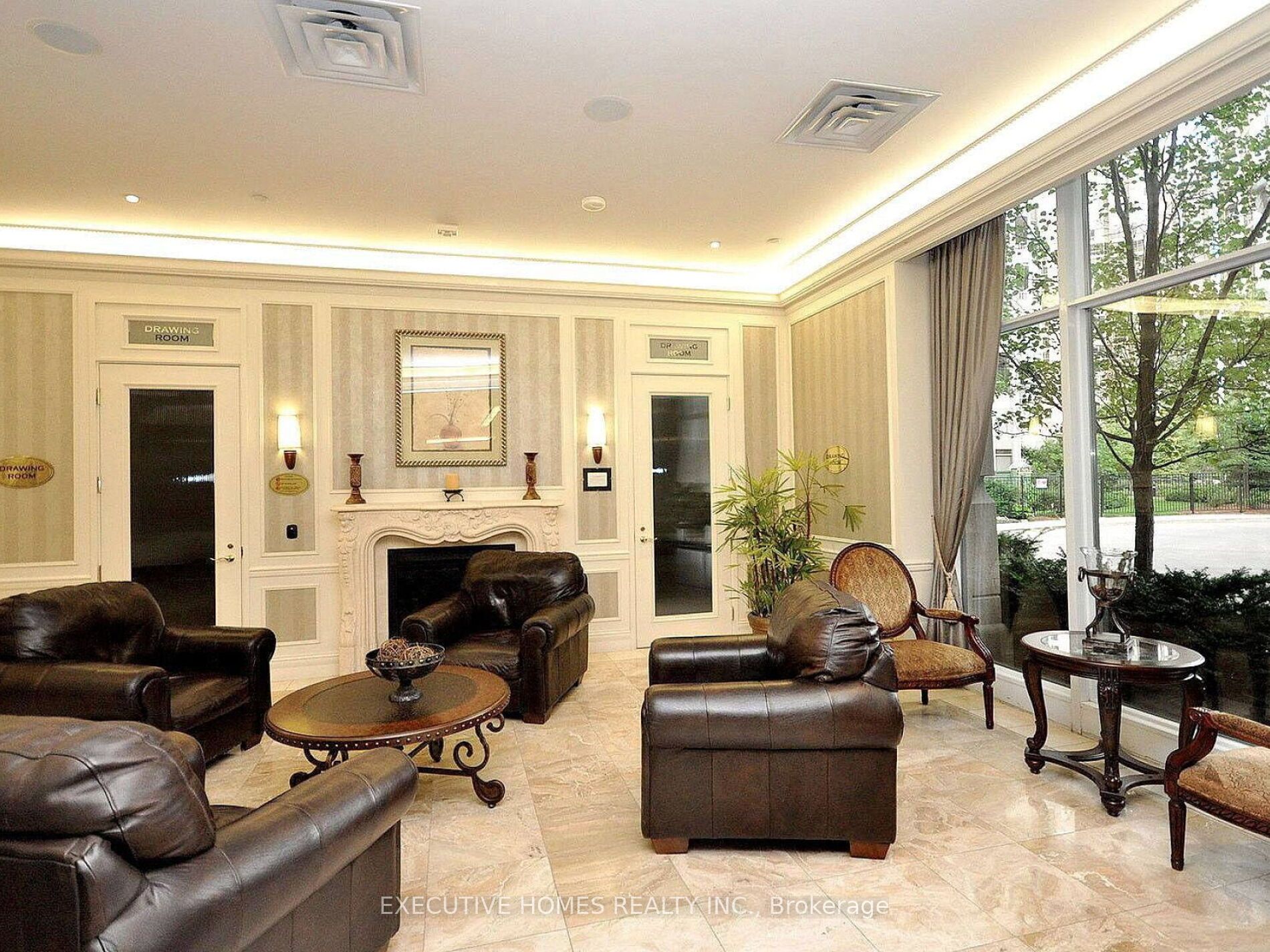 25 Kingsbridge Garden Circle PHO8