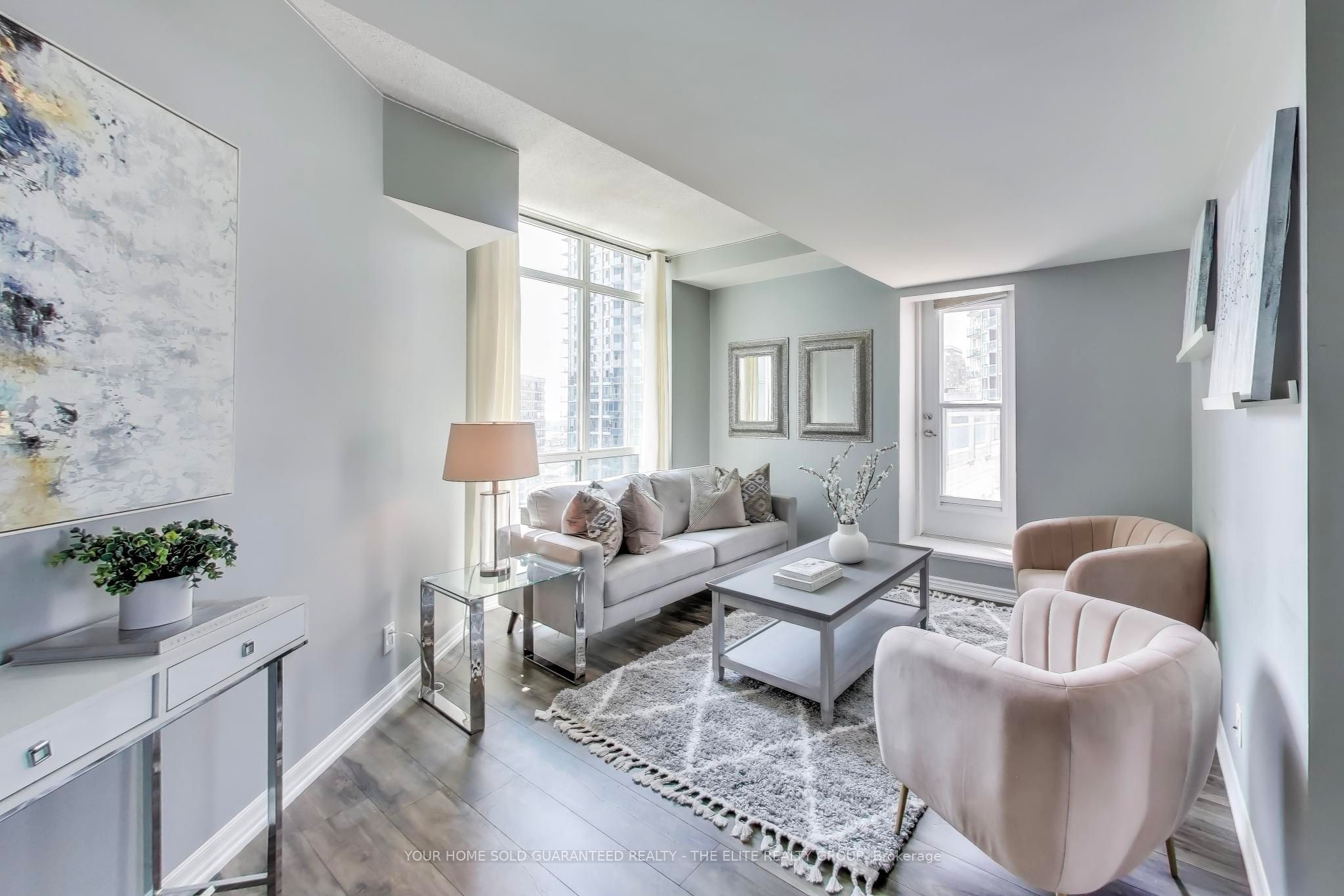 220 Burnhamthorpe Road W 1107