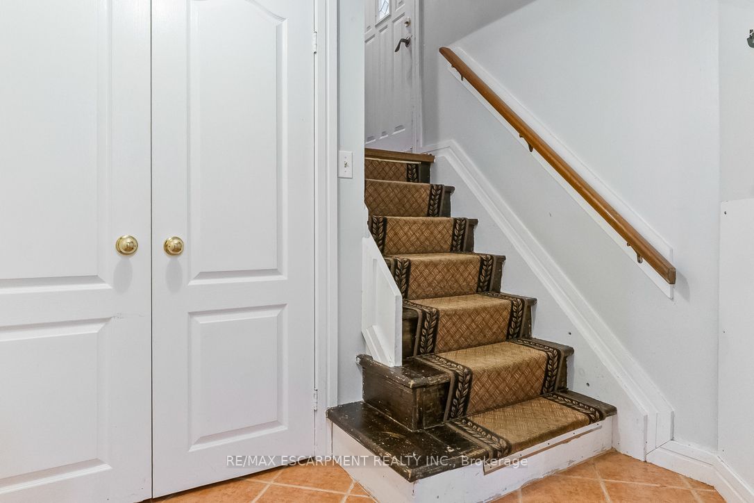 249 Southview Road Lower