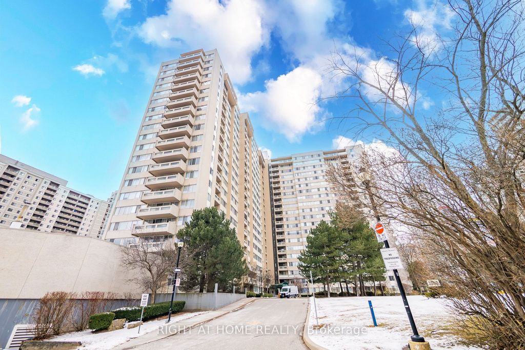 Photo of 3590 Kaneff Crescent #610, Mississauga, ON L5A 3X3 (MLS # W12885300)