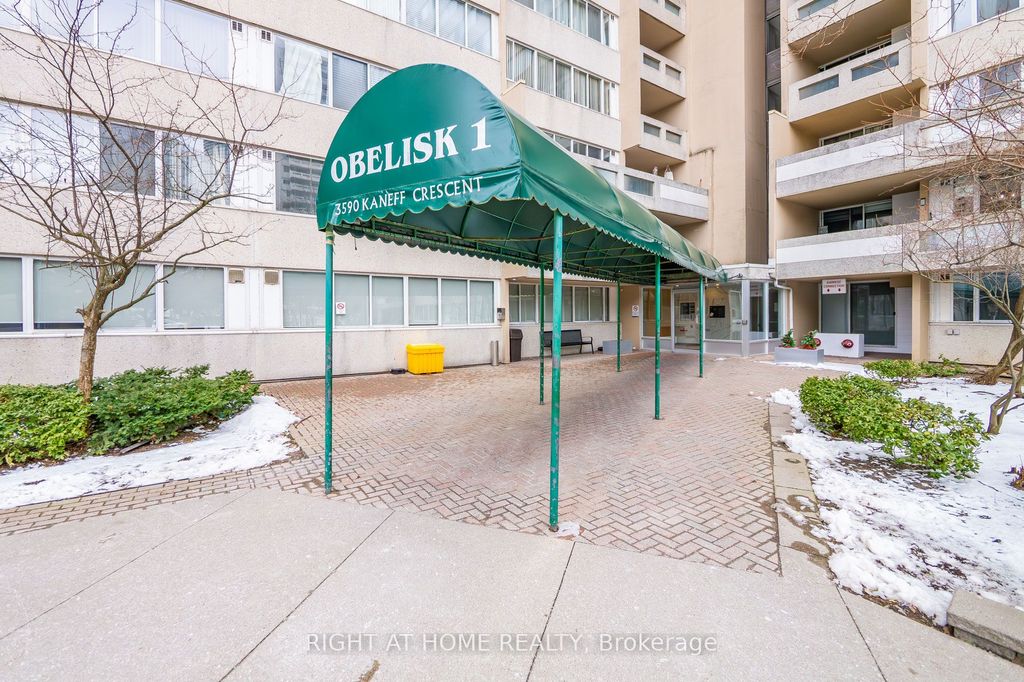 Photo of 3590 Kaneff Crescent #610, Mississauga, ON L5A 3X3 (MLS # W12885300)