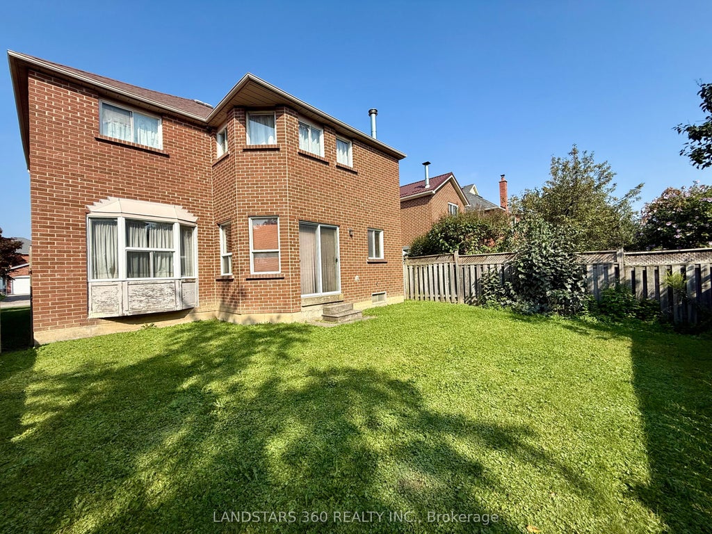 Photo of 4535 Gullfoot Circle, Mississauga, ON L4Z 2K3 (MLS # W13749032)