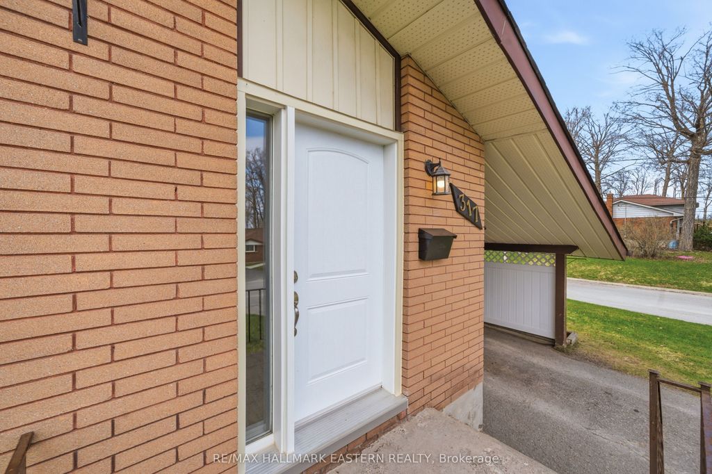 Photo of 317 Lindan Avenue, Selwyn, ON K9L 1K8 (MLS # X13045984)