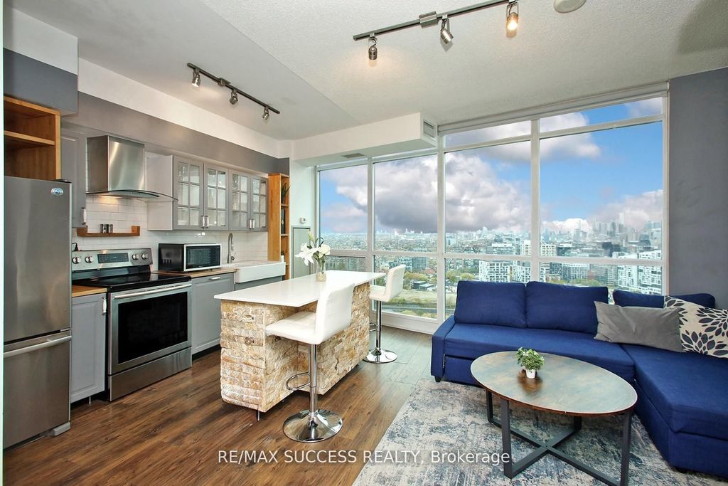 Photo of 215 Fort York Boulevard #3211, Toronto, ON M5V 4A2 (MLS # C12799310)