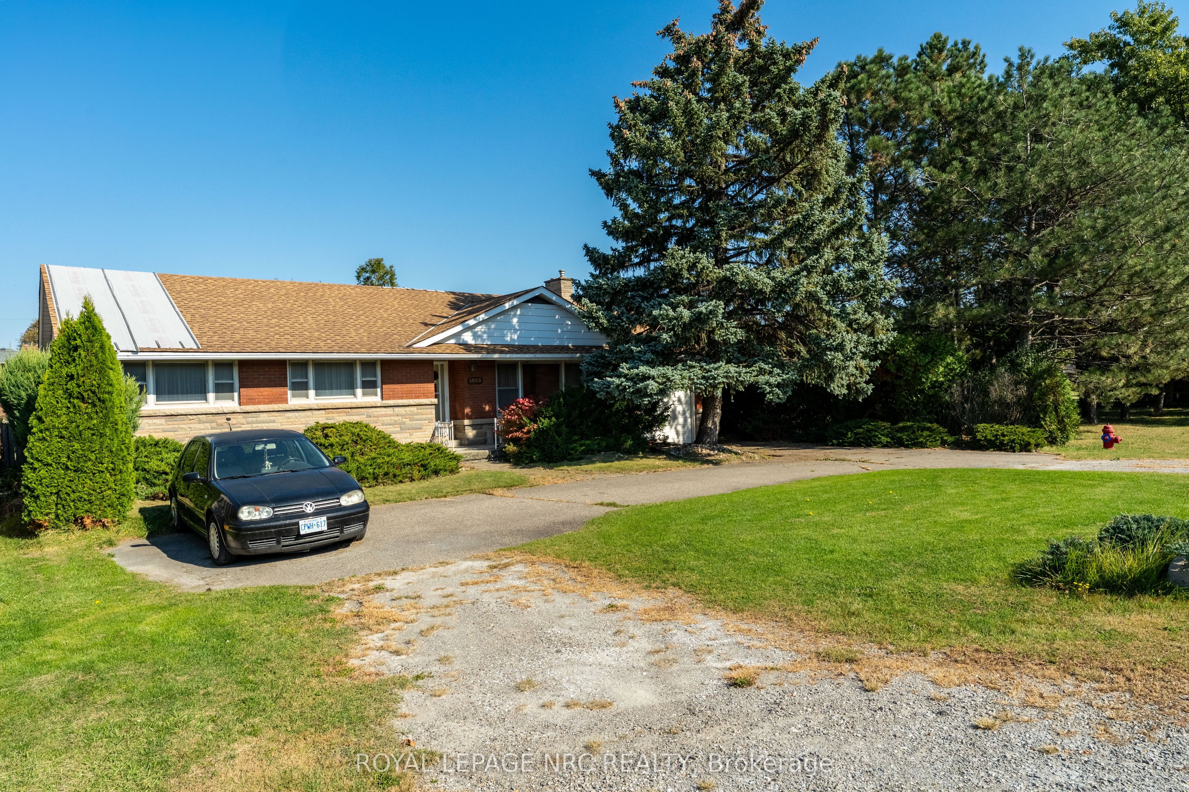 1023 North Service Road