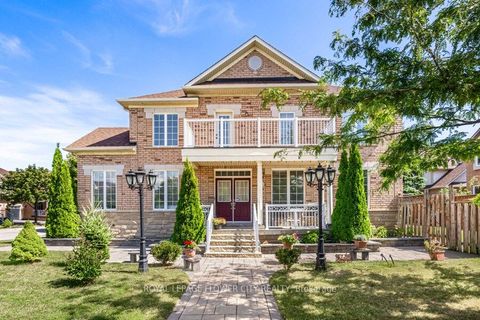 73 Hollywood Hill Circle Vaughan ON L4H 2P4