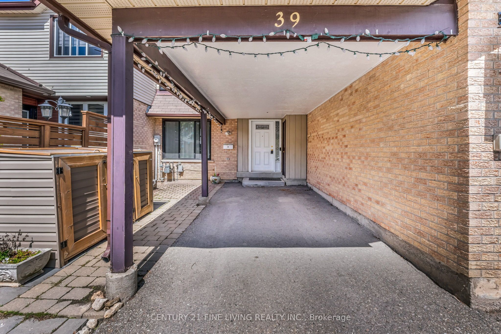 39 RUSHMORE Crescent