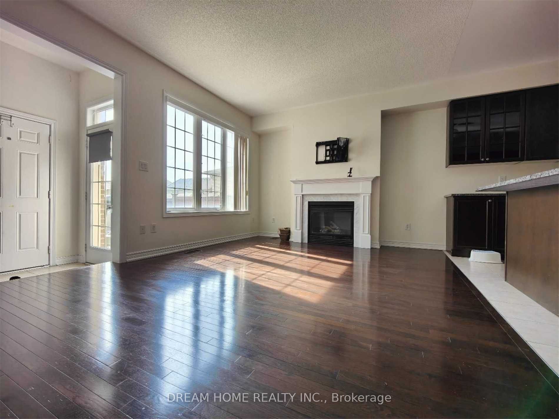 10587 Woodbine Avenue