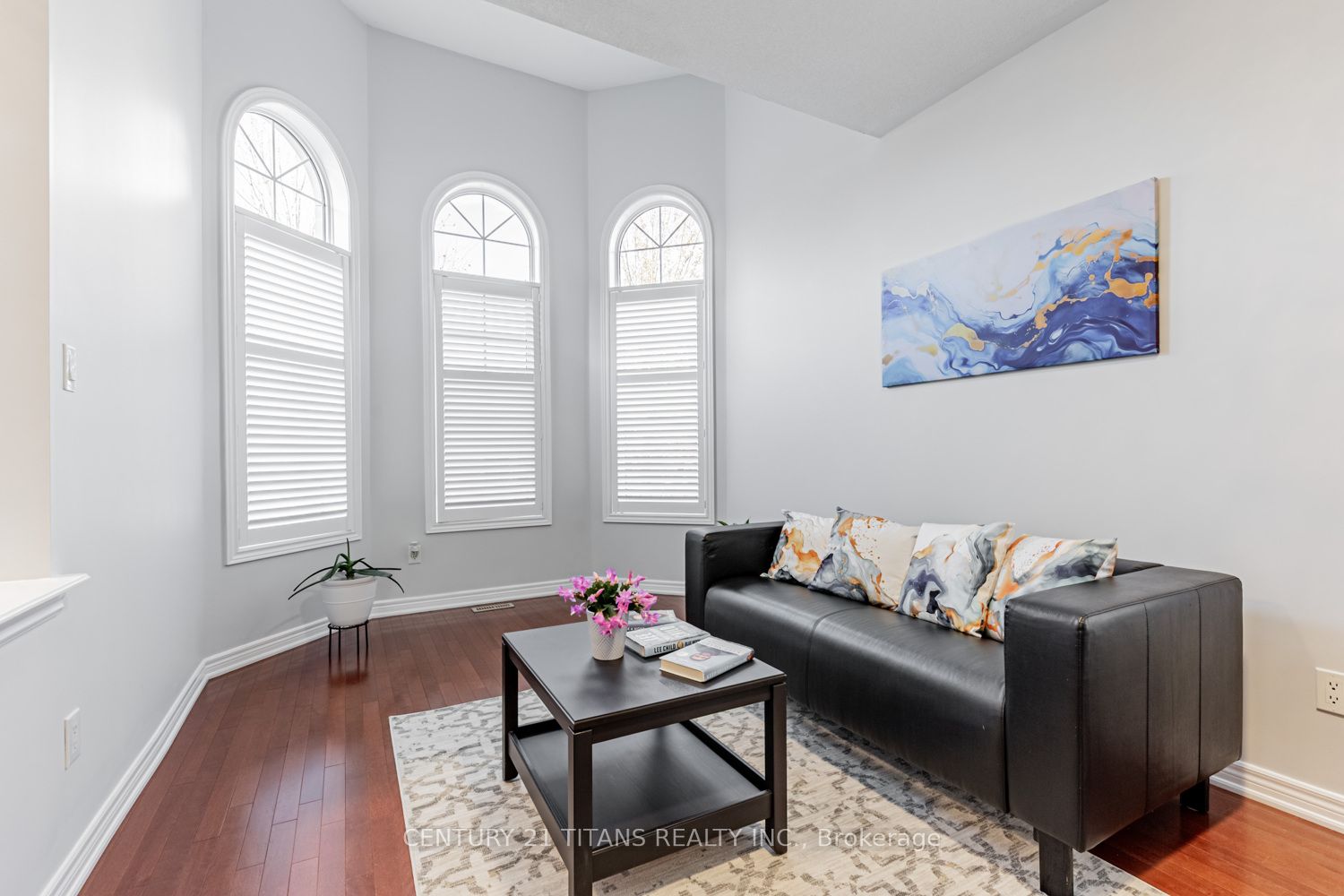 3 Condarcuri Crescent