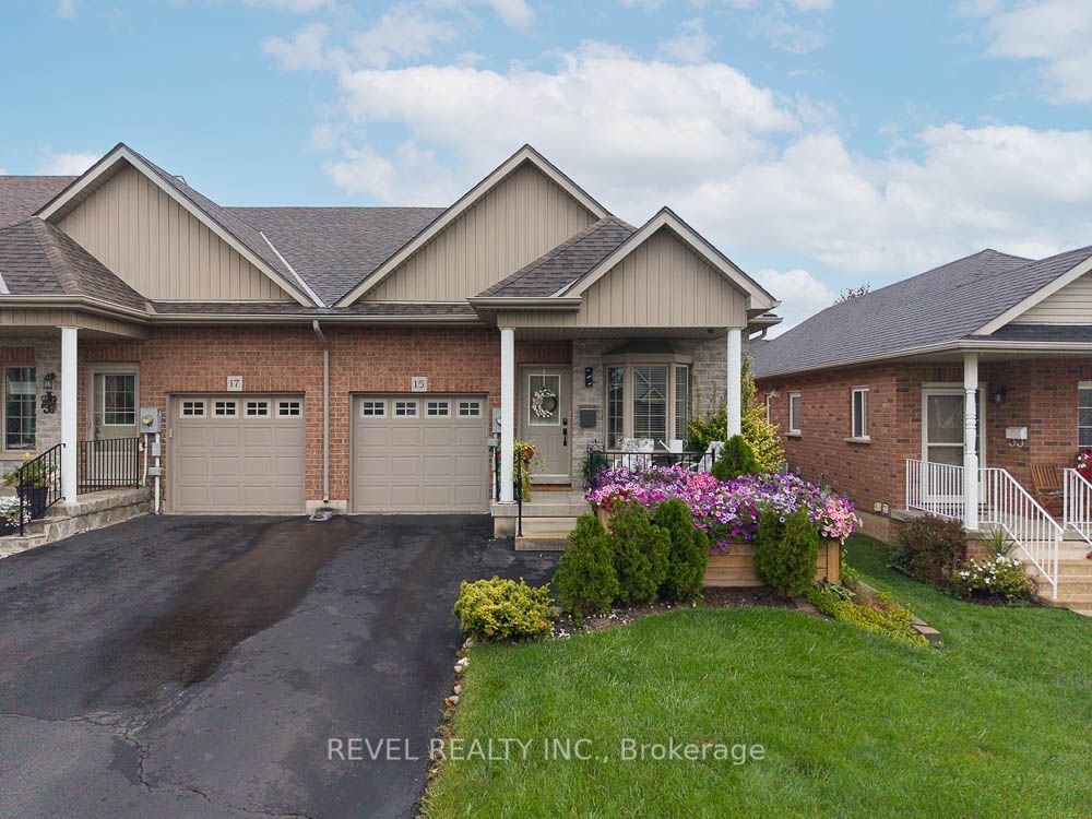 Photo of 15 Millcroft Drive, Norfolk, ON N3Y 0B1 (MLS # X14026412)