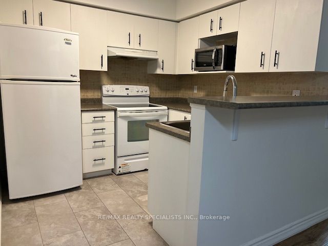 1470 Bishops Gate 306