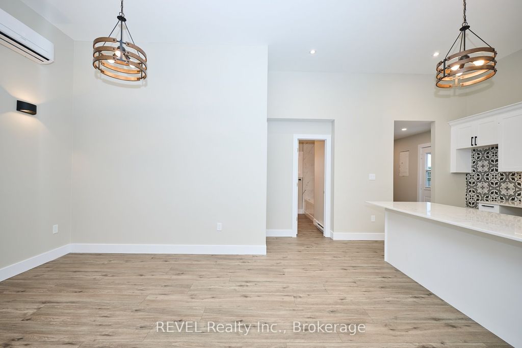 Photo of 406 Hennepin Avenue, Welland, ON L3B 4T5 (MLS # X13033436)