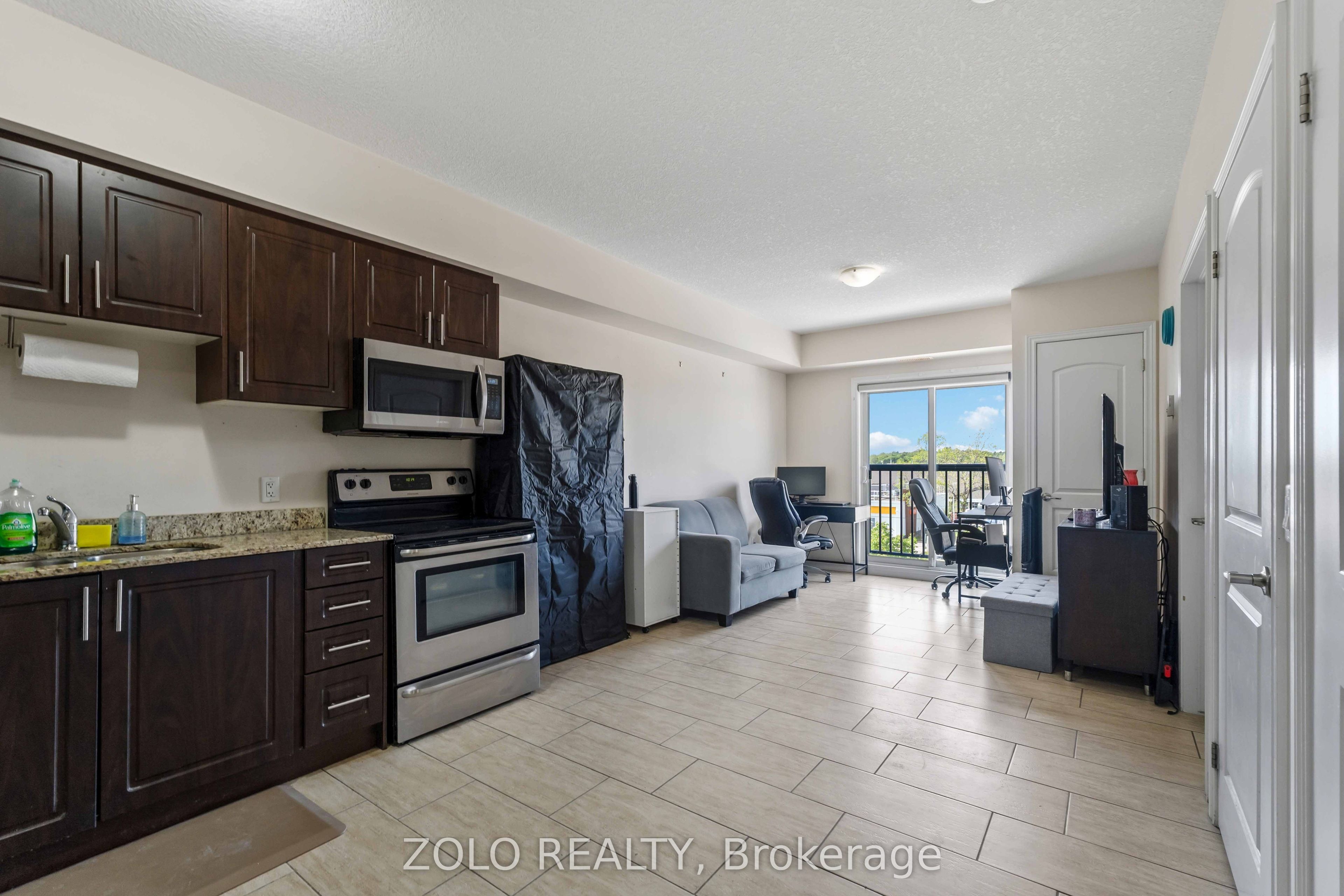 886 Golf Links Road 304