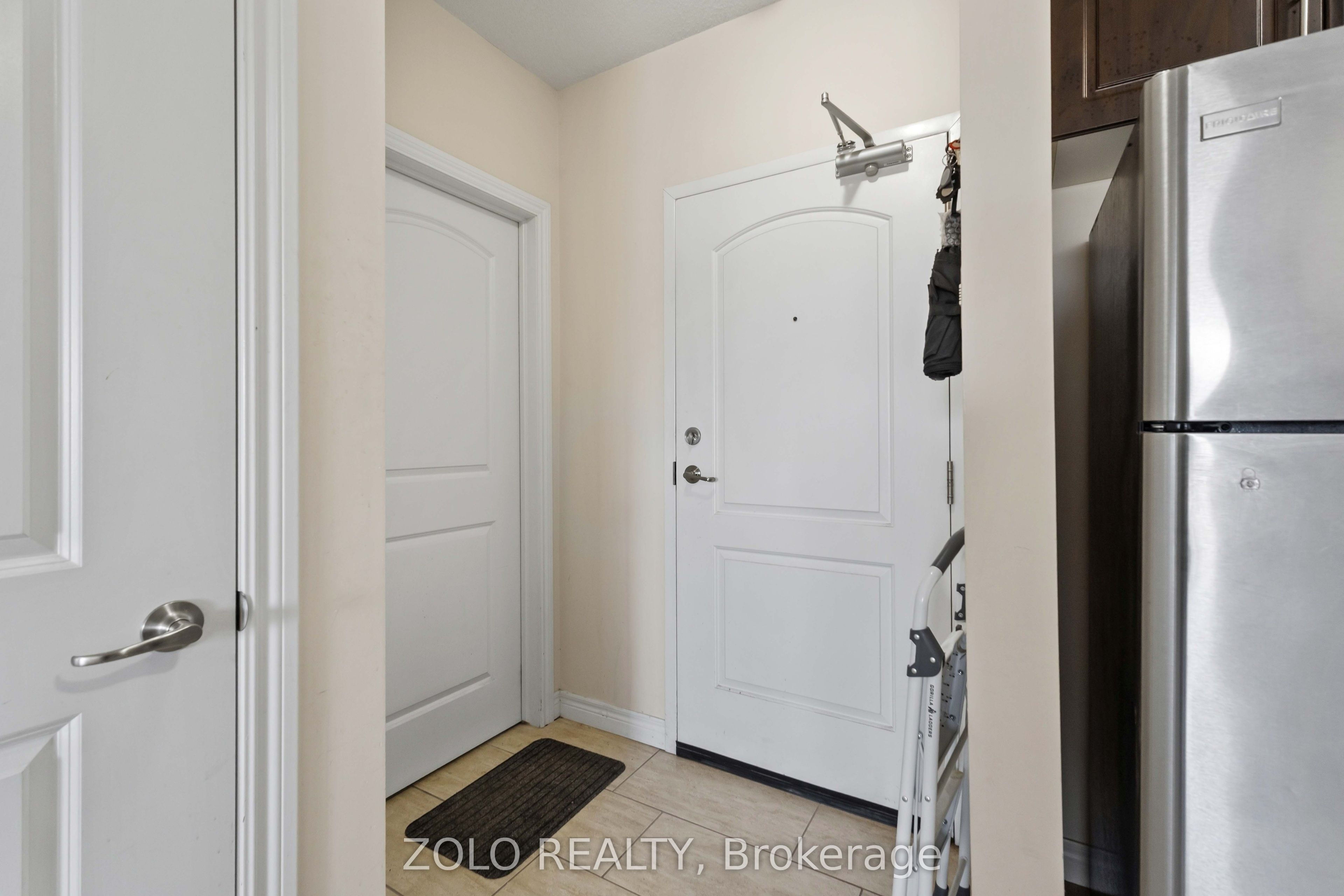 886 Golf Links Road 304