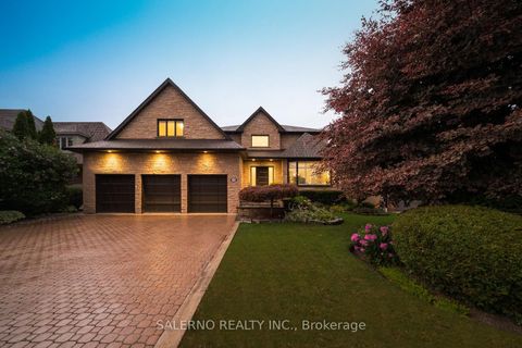 32 Donna Mae Crescent Vaughan ON L4J 1Z8