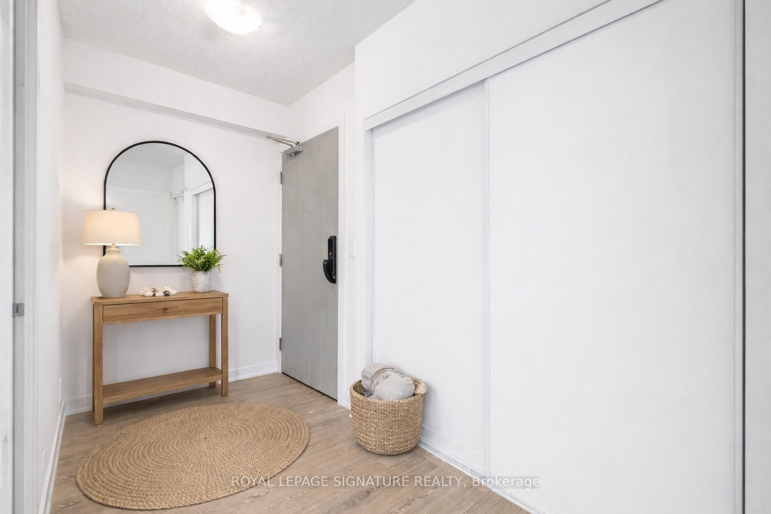 3200 Dakota Common B404