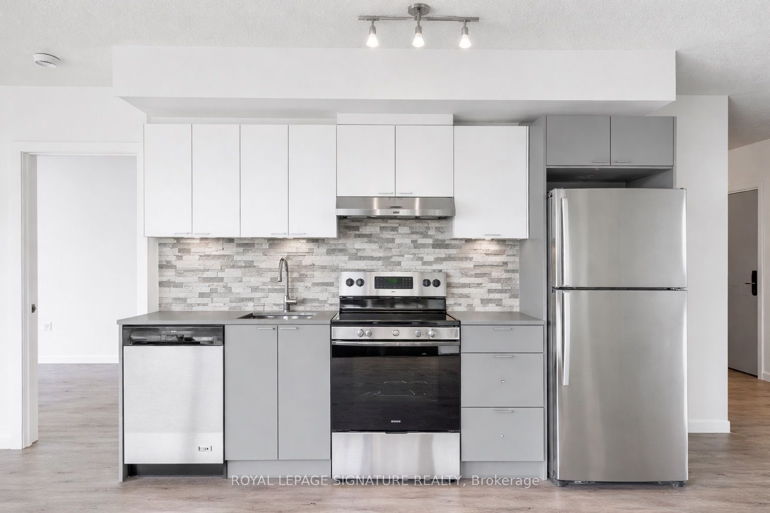 3200 Dakota Common B404