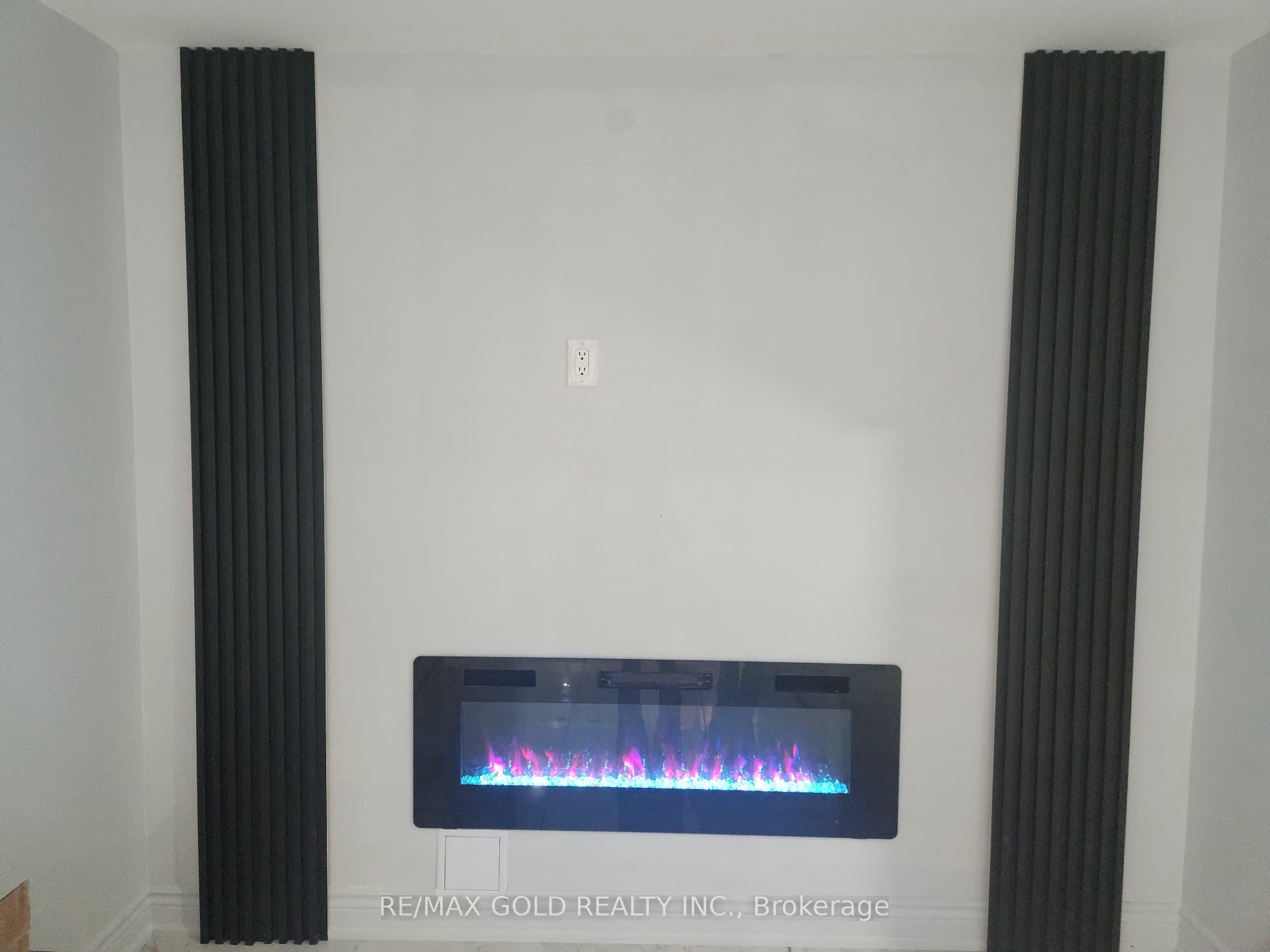 5349 Tenth Line W Basement