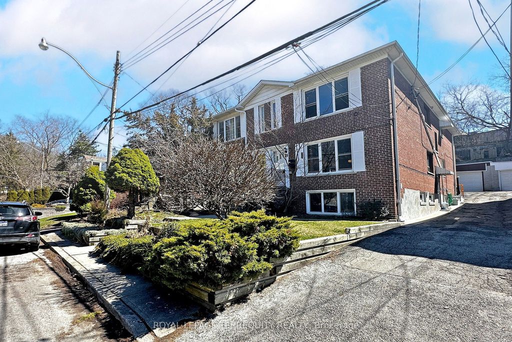 Photo of 29 Love Crescent, Toronto, ON M4E 1V6 (MLS # E12899234)