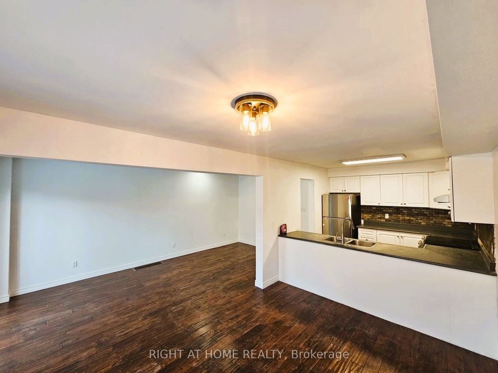 Photo of 206 Fairwood Drive, Georgina, ON L4P 3Y5 (MLS # N13032544)