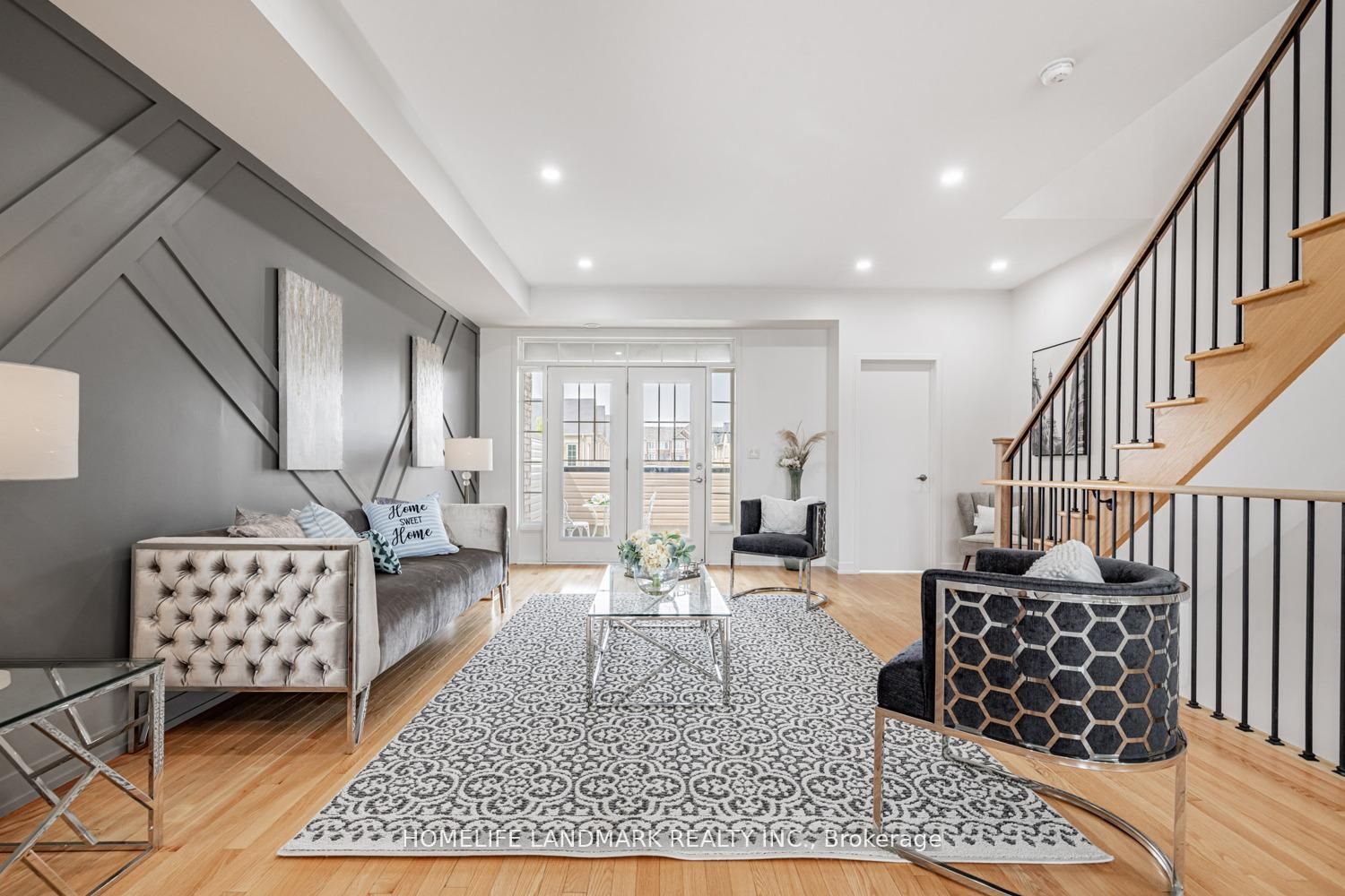 10606 Bathurst Street