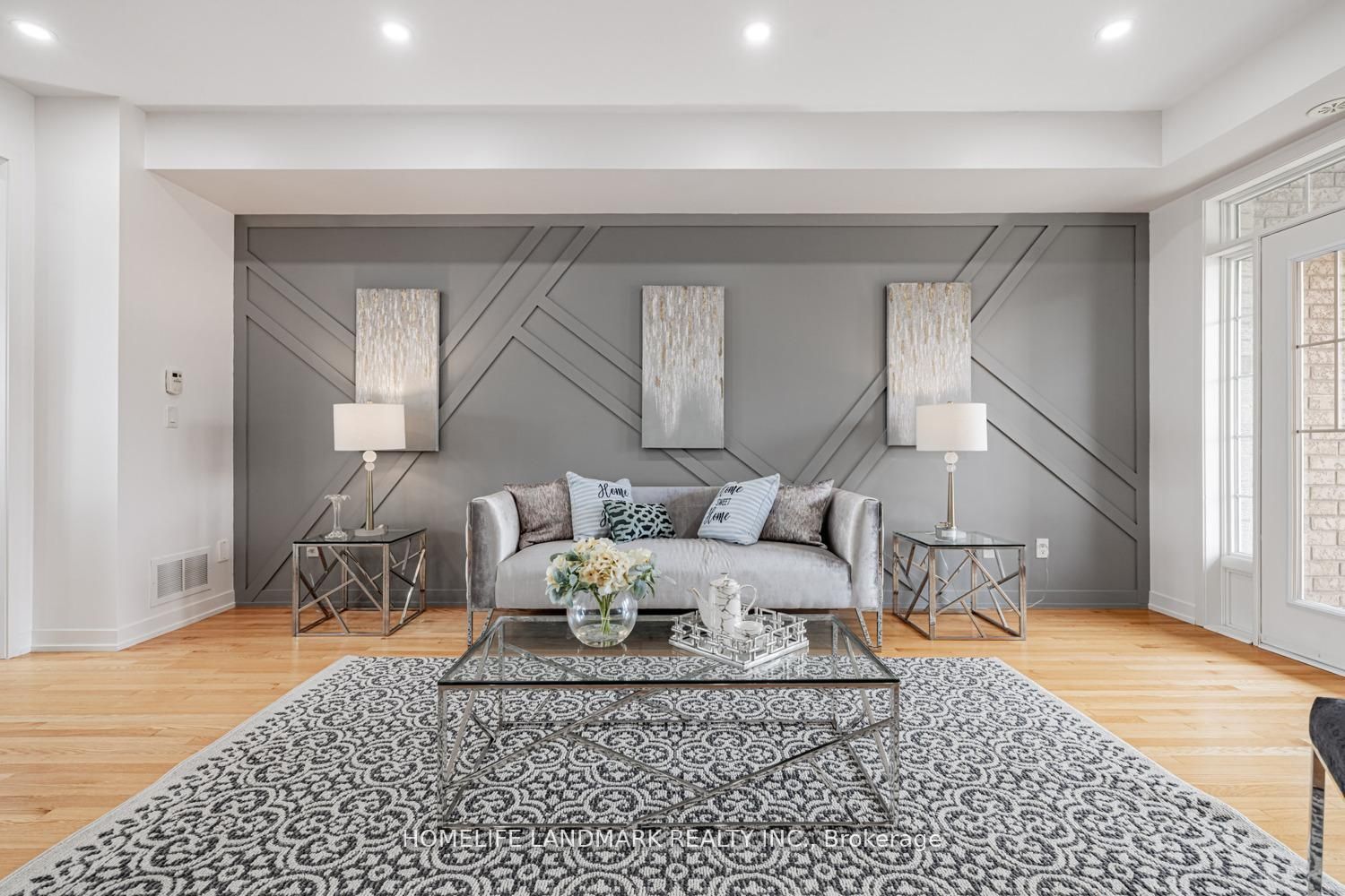 10606 Bathurst Street