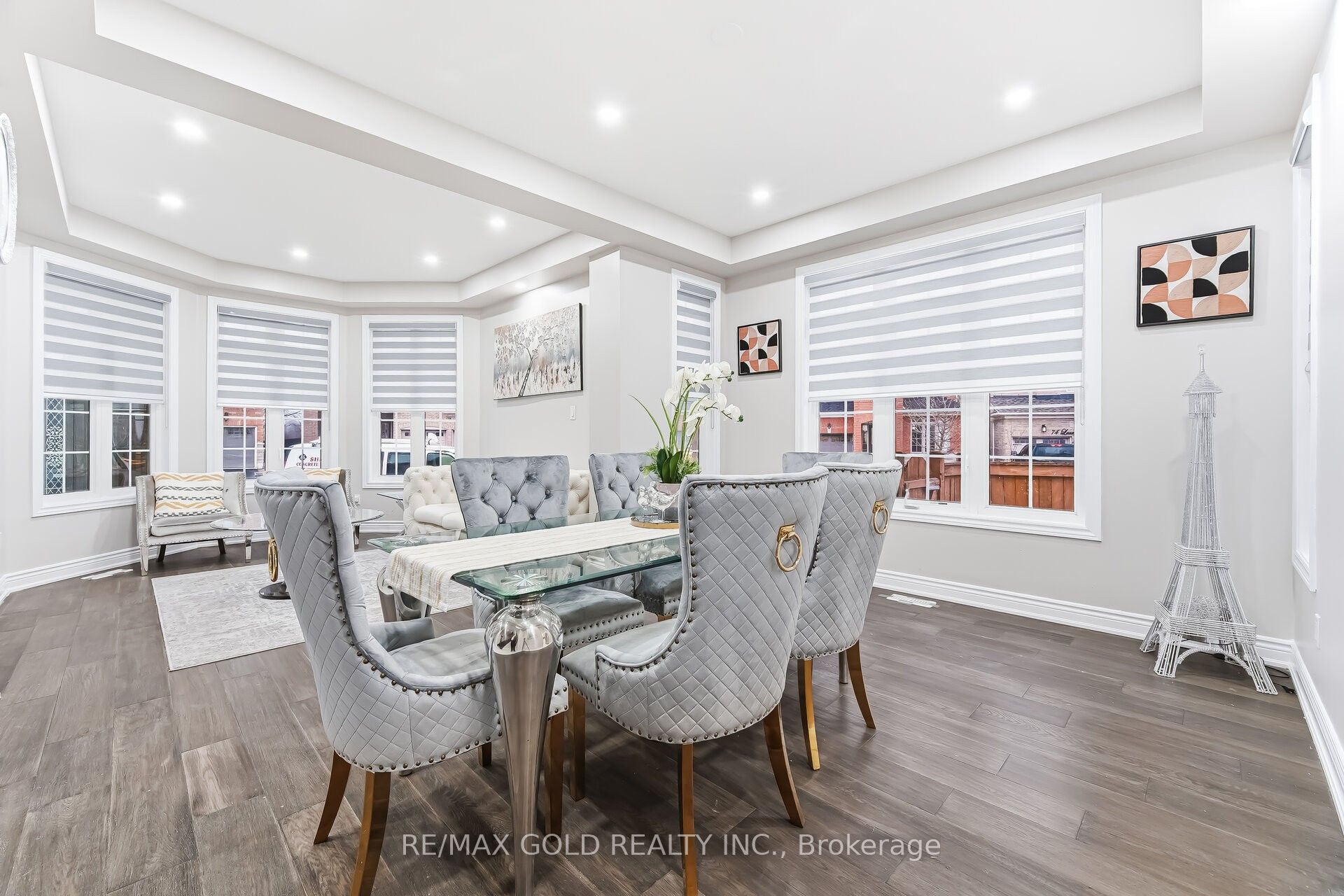 29 Laurentide Crescent