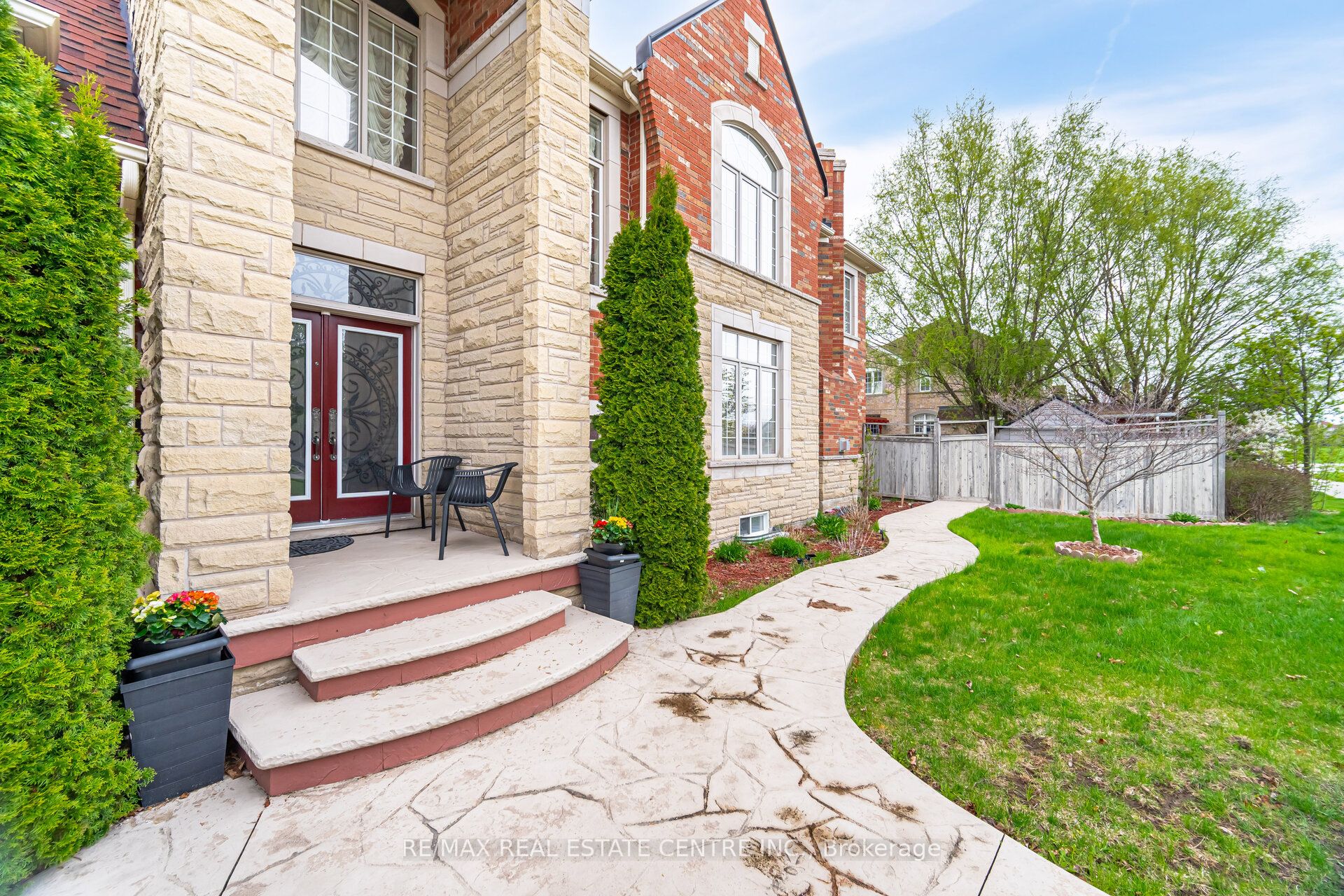 3401 Hideaway Place
