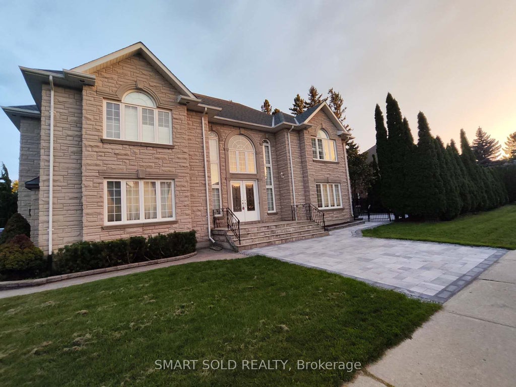 Photo of 67 Chantilly Crescent, Richmond Hill, ON L4C 0K1 (MLS # N13790308)