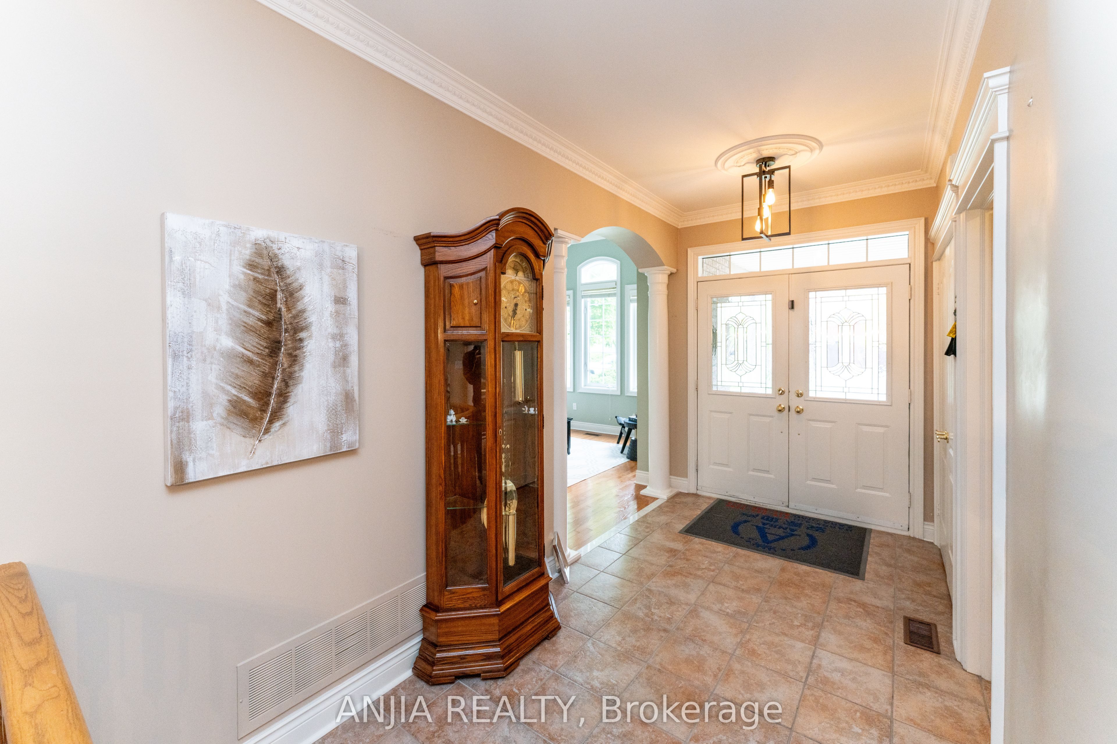 8 Cottontail Avenue