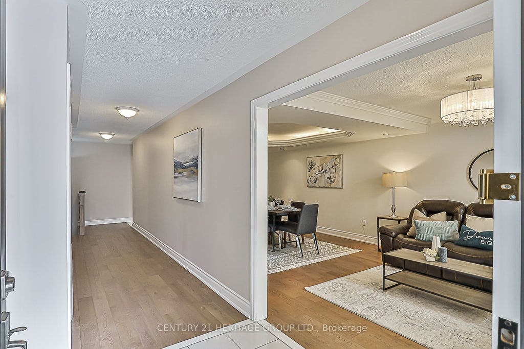 Photo of 310 Chambers Crescent, Newmarket, ON L3X 1T2 (MLS # N13706642)