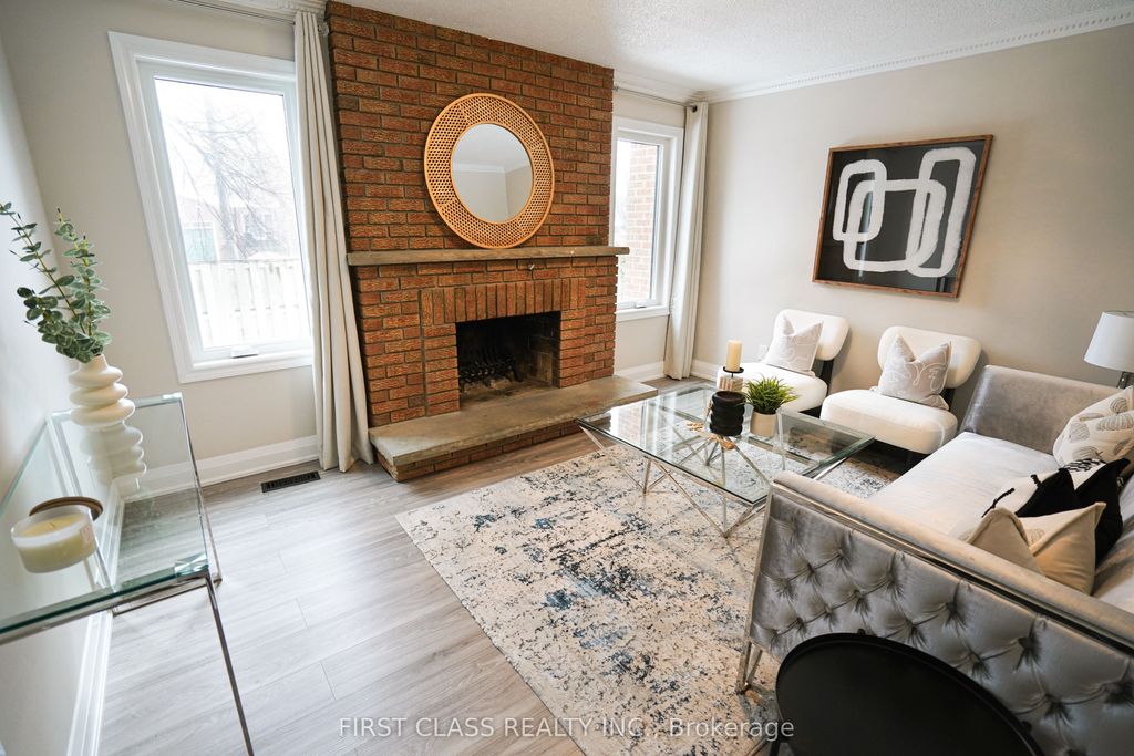 Photo of 12 Radford Crescent, Markham, ON L3P 4A1 (MLS # N12858904)