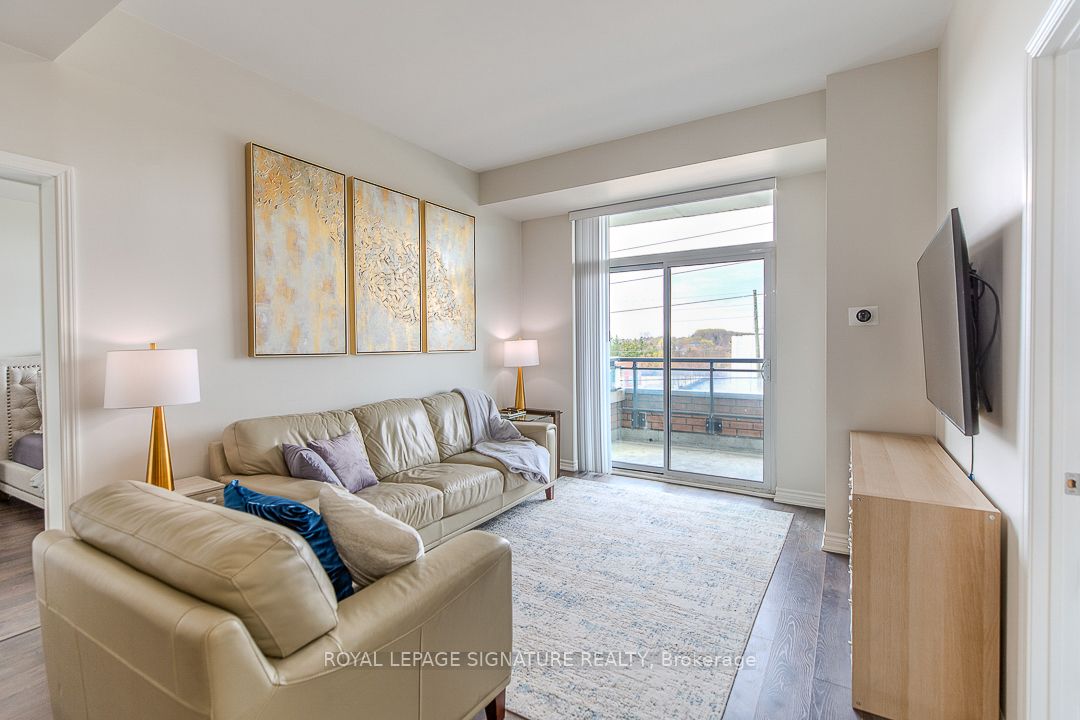 11611 Yonge Street 516