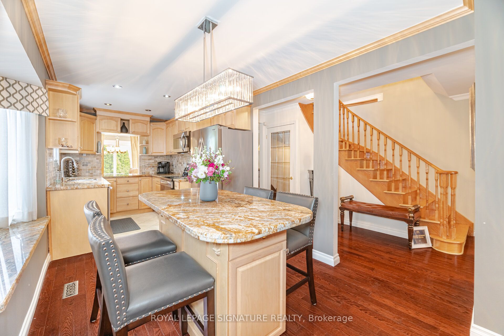1575 Dewberry Crescent