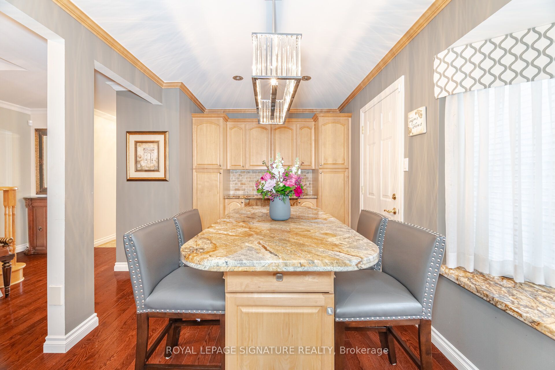 1575 Dewberry Crescent