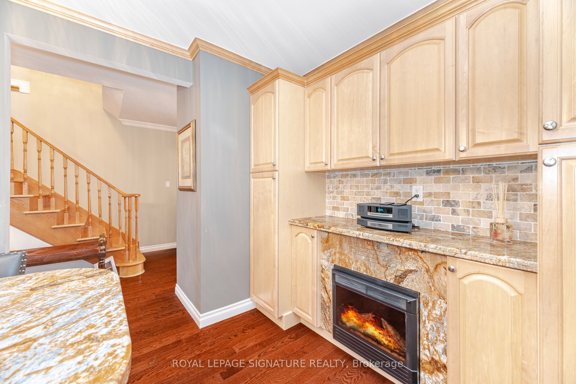 1575 Dewberry Crescent