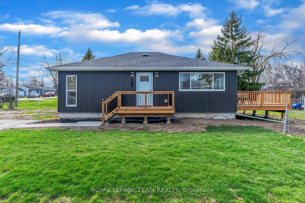 Photo of 187 Lakeview Avenue, Kingston, ON K7M 3V2 (MLS # X13026596)