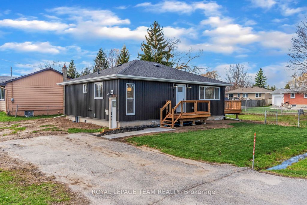 Photo of 187 Lakeview Avenue, Kingston, ON K7M 3V2 (MLS # X13026596)