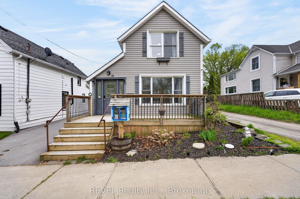 Photo of 15 Phipps Street, Fort Erie, ON L2A 2V1 (MLS # X13557544)