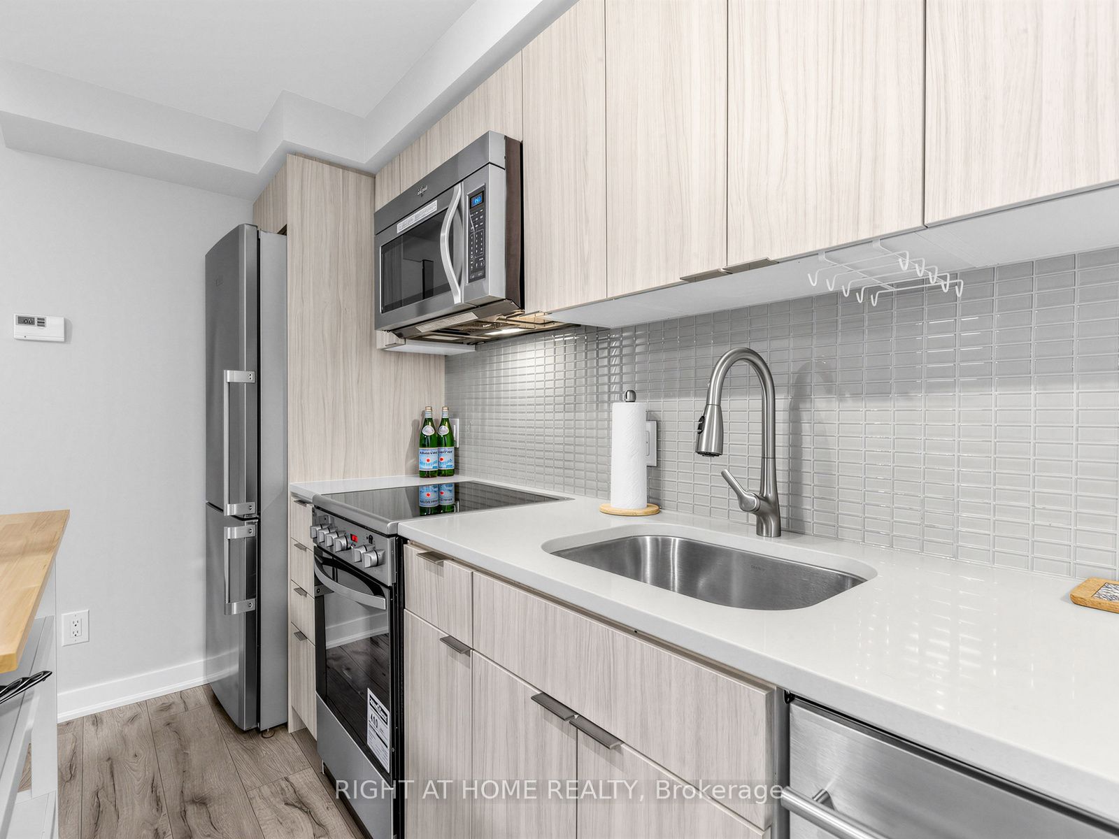 295 Adelaide Street W 1210