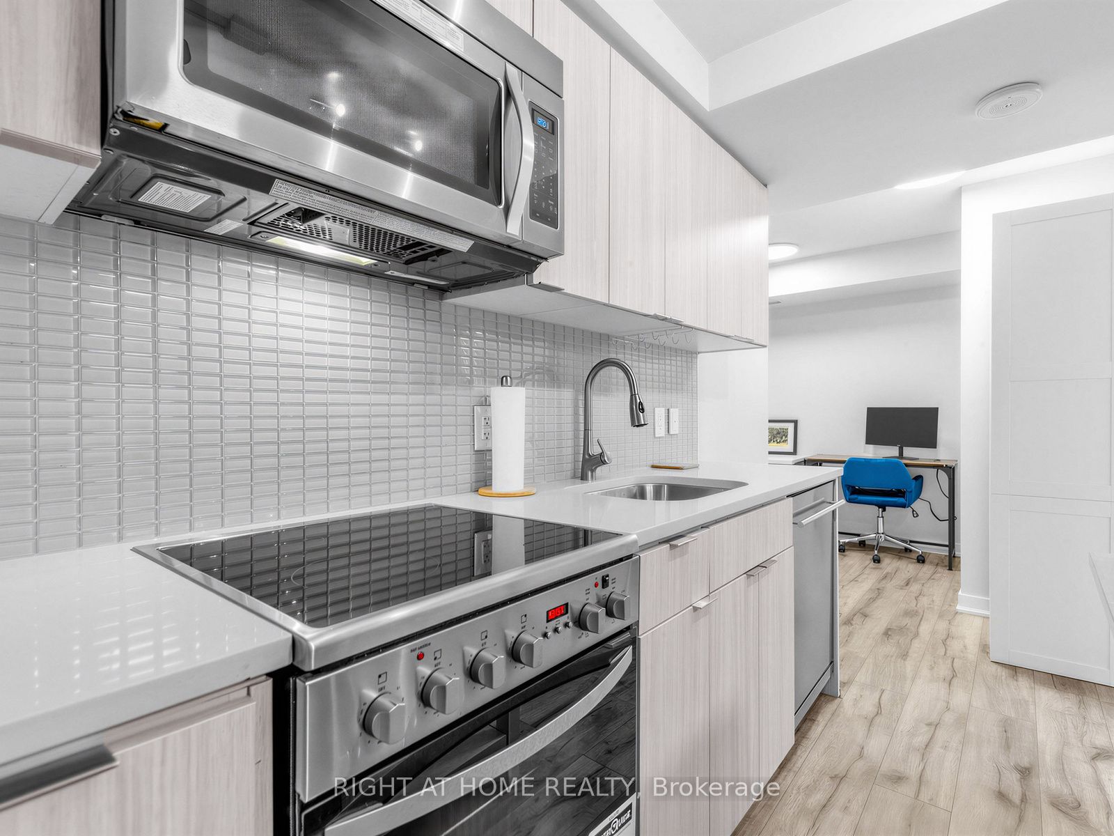 295 Adelaide Street W 1210