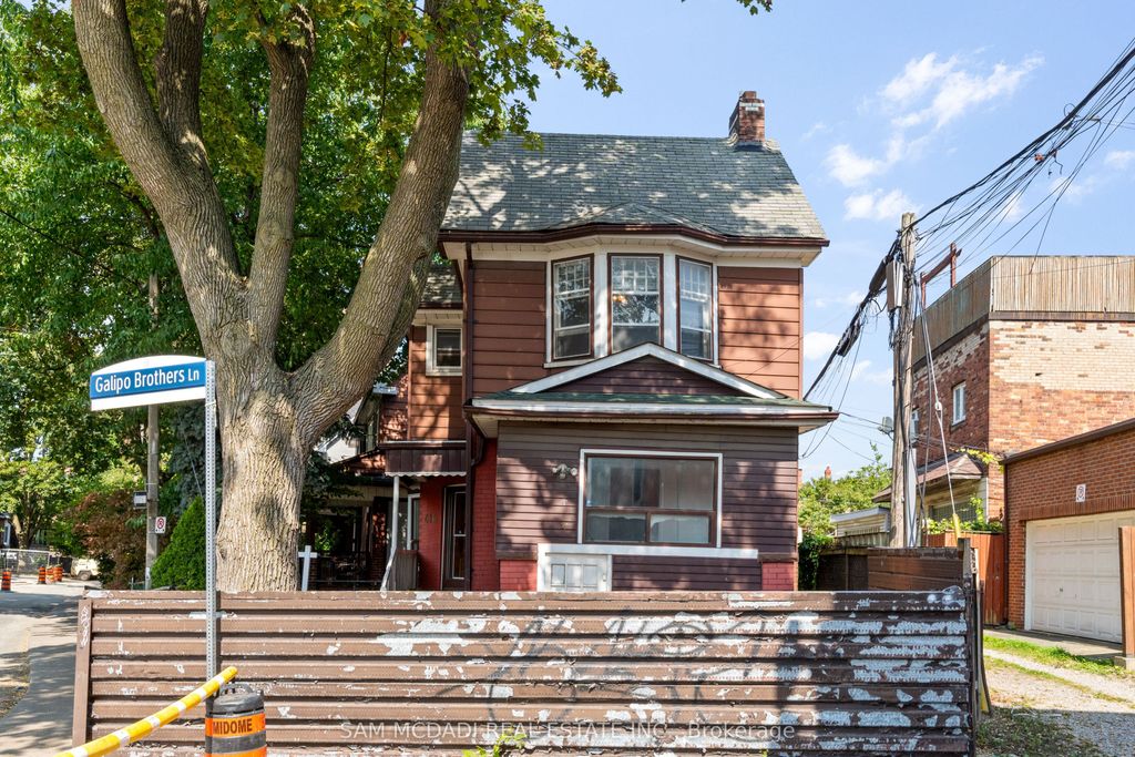Photo of 415 Crawford Street, Toronto, ON M6G 3J7 (MLS # C12395807)