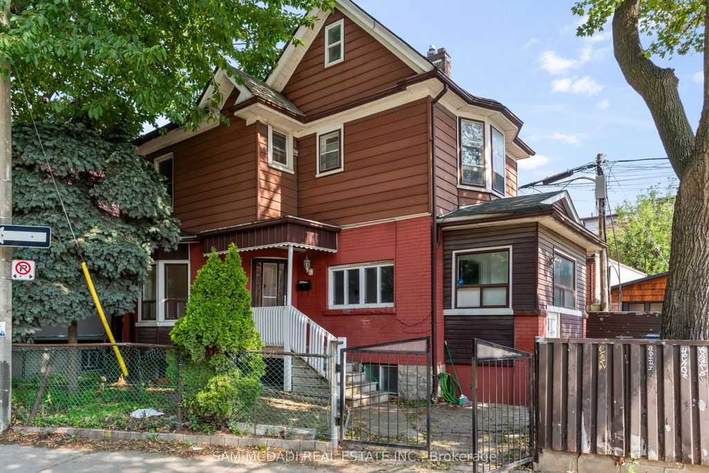 Photo of 415 Crawford Street, Toronto, ON M6G 3J7 (MLS # C12395807)