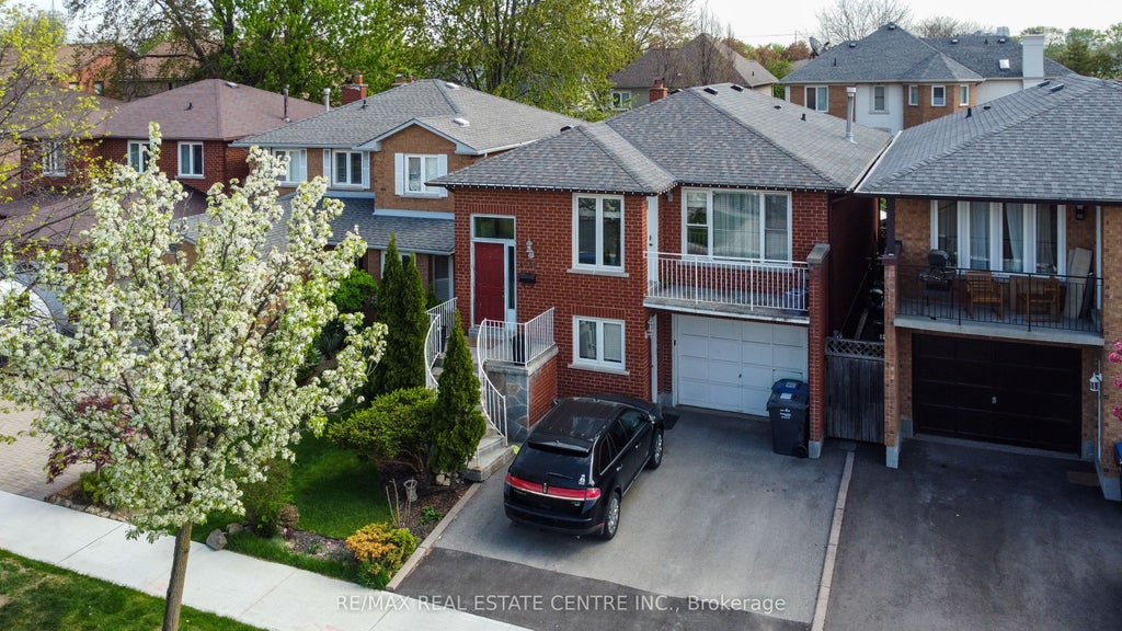 Photo of 4386 Curia Crescent, Mississauga, ON L4Z 2X3 (MLS # W14130346)