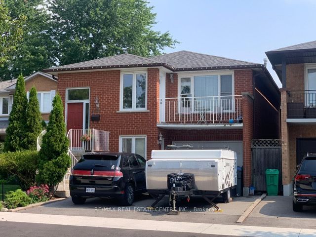 Photo of 4386 Curia Crescent, Mississauga, ON L4Z 2X3 (MLS # W14130346)