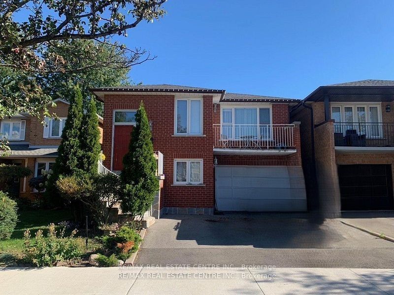 Photo of 4386 Curia Crescent, Mississauga, ON L4Z 2X3 (MLS # W14130346)