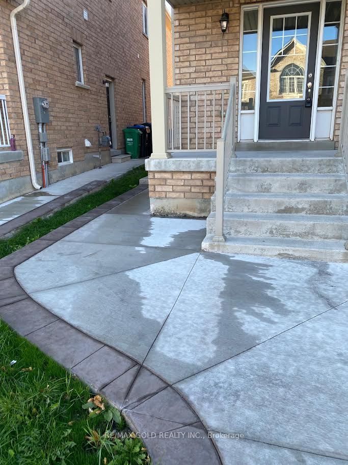 91 Yardley Crescent Bsmt