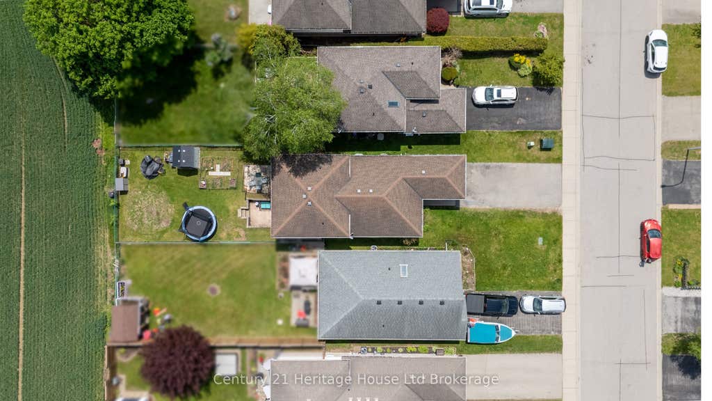 Photo of 7 Kara Lane, Tillsonburg, ON N4G 5M2 (MLS # X13431256)
